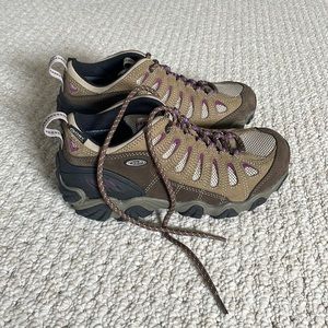 Oboz hiking shoes